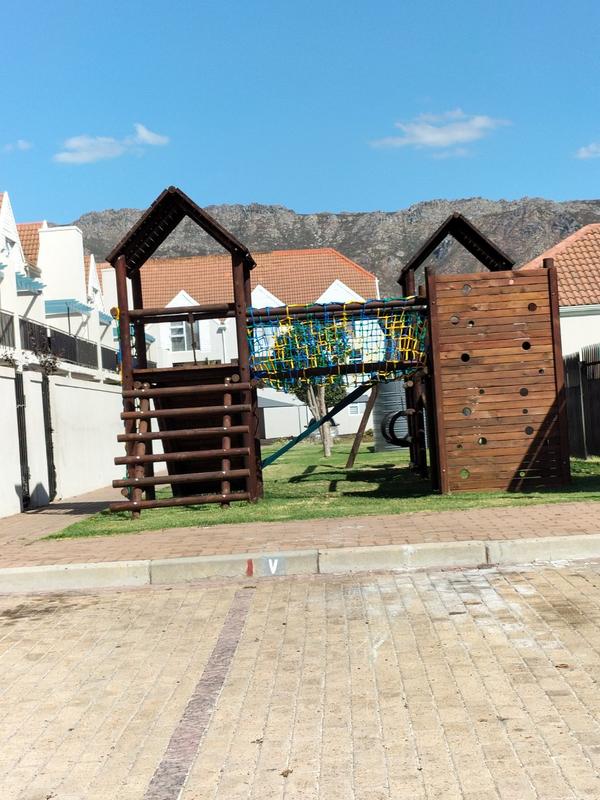 To Let 1 Bedroom Property for Rent in Gordons Bay Western Cape